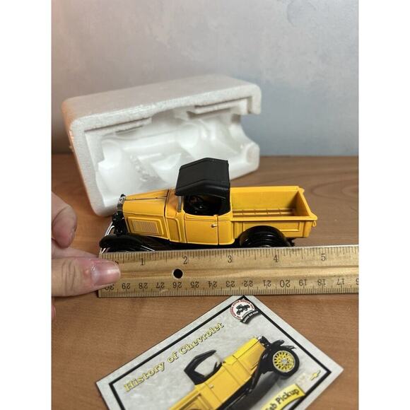 National Museum Mint Diecast 1932 Chevy Open Cab Pickup 1:32 Scale - Picture 10 of 10